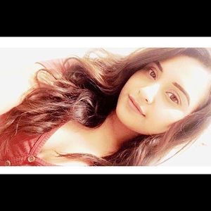 Meet your Posher, Elena